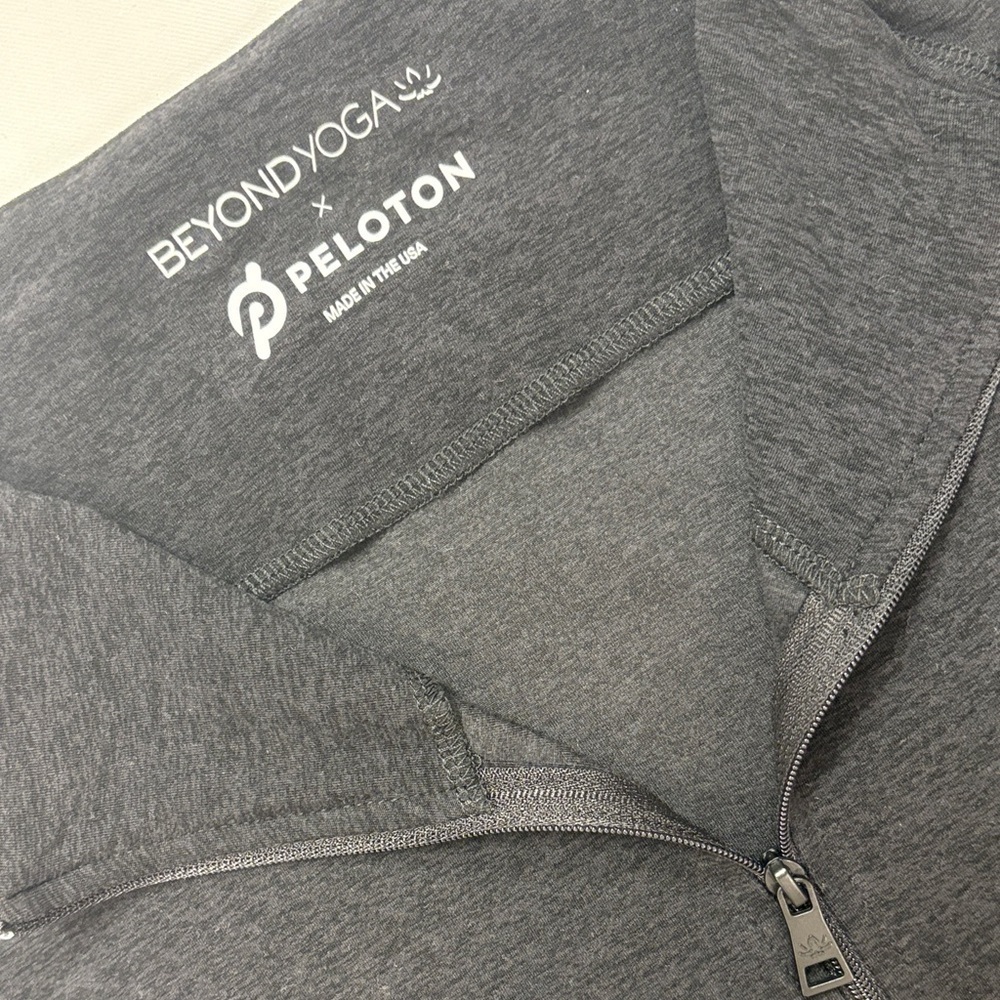 Beyond Yoga x Peloton Black Jacket - Picture 2 of 8